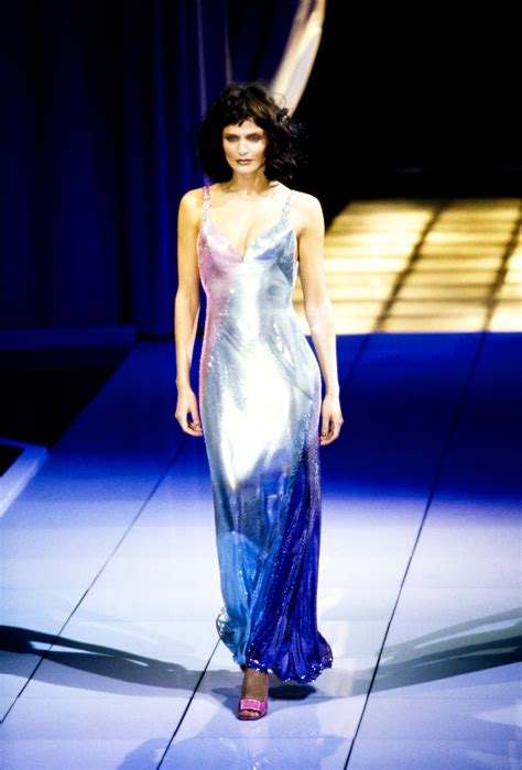 versace sfilata oroton sposa|gianni versace designer.